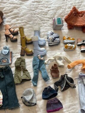 Bratz Doll Shoes & Clothing Set - Mixed Colors